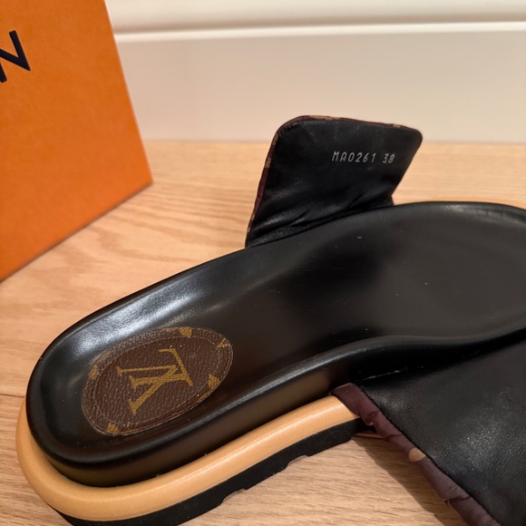 Louis Vuitton POOL PILLOW COMFORT MULE Size 38 - Picture 9 of 16